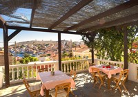 Kiki Studios, Exterior (1)