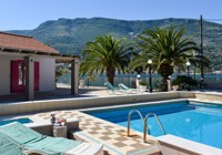 Captain Yiannis, Main