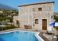 Nicholas Villa, Main