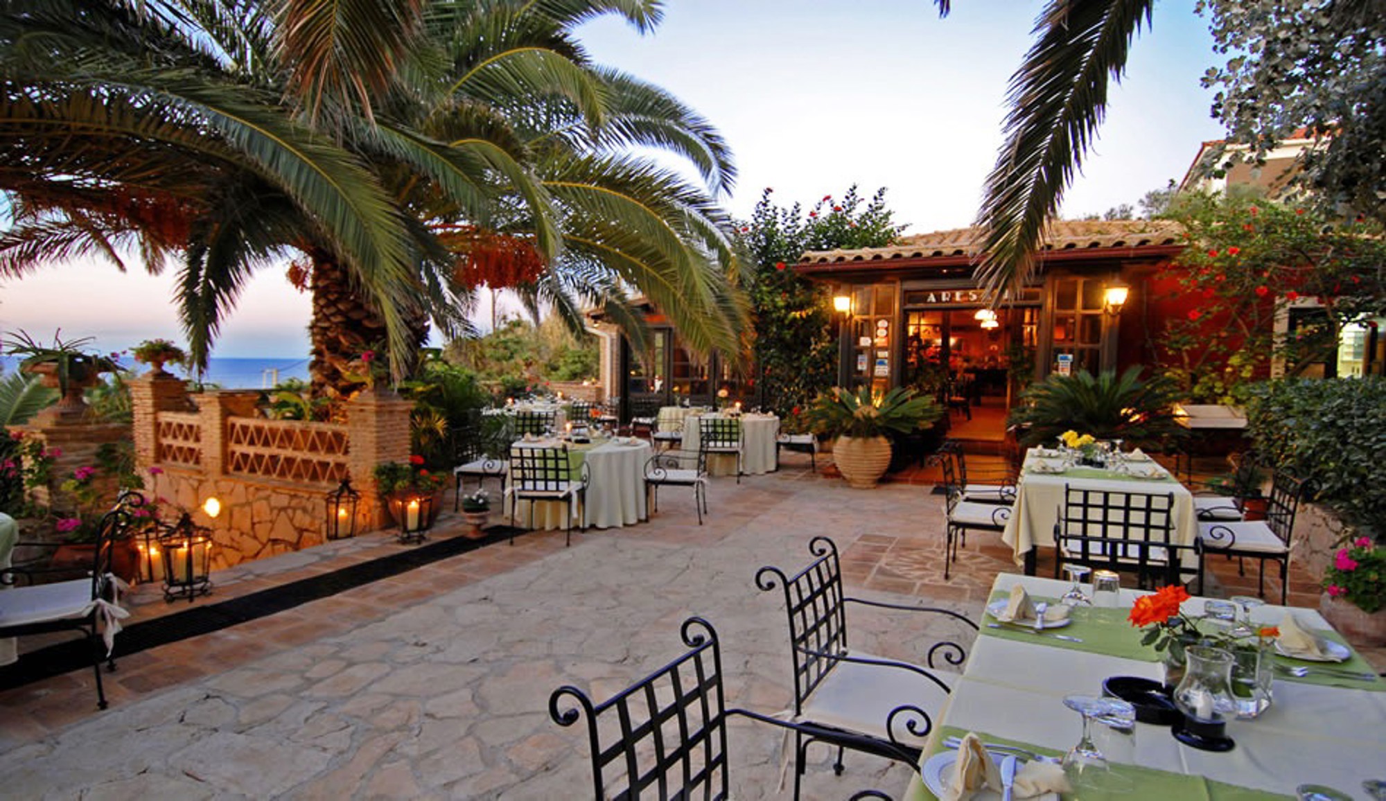 Weddings at Aresti Restaurant