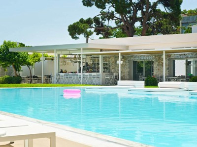 Marathon Beach Resort Swimming Pool