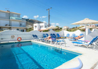 Papadakis Villas, Pool